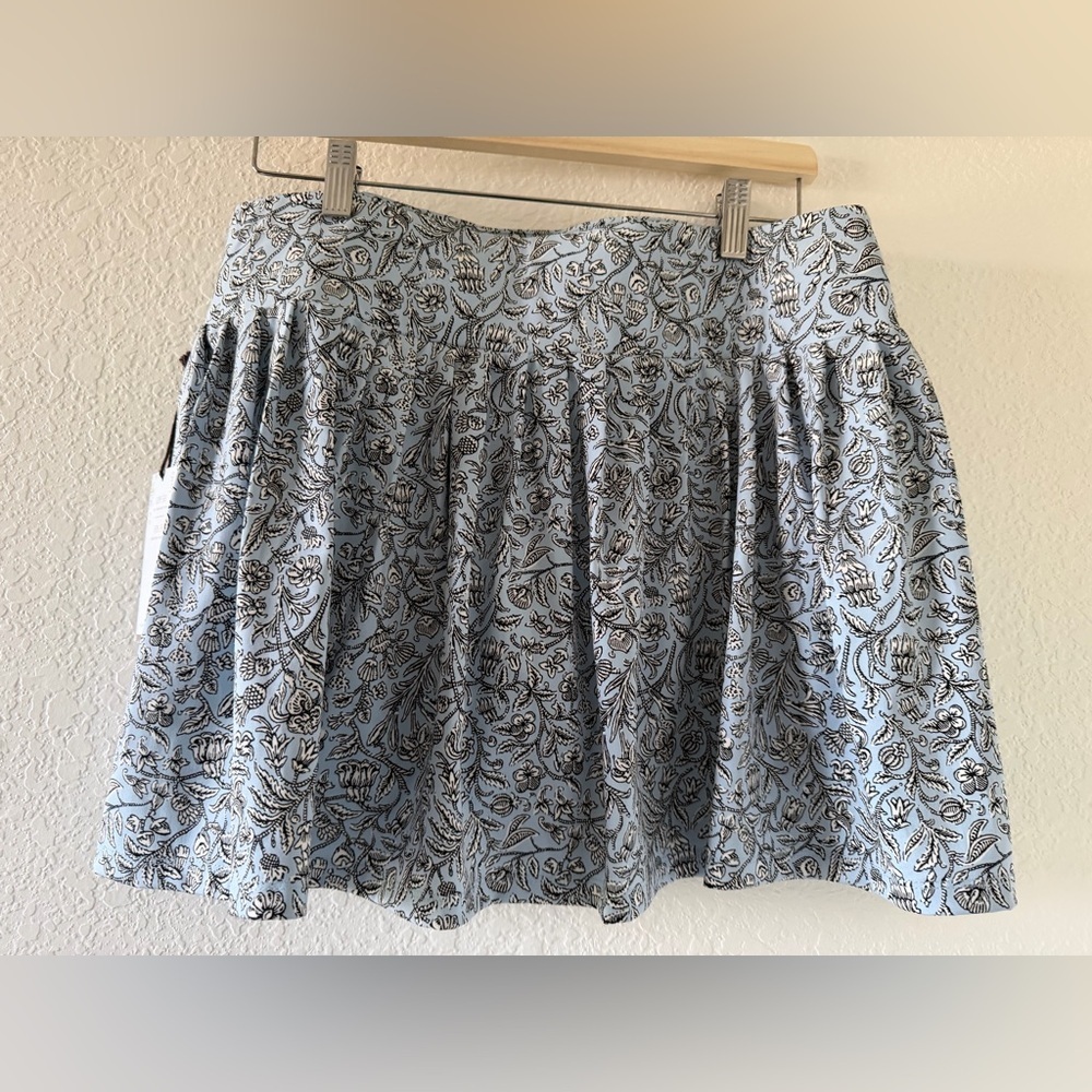 Women’s Lauren Ashley Floral Patterned Blue Skort Size-L